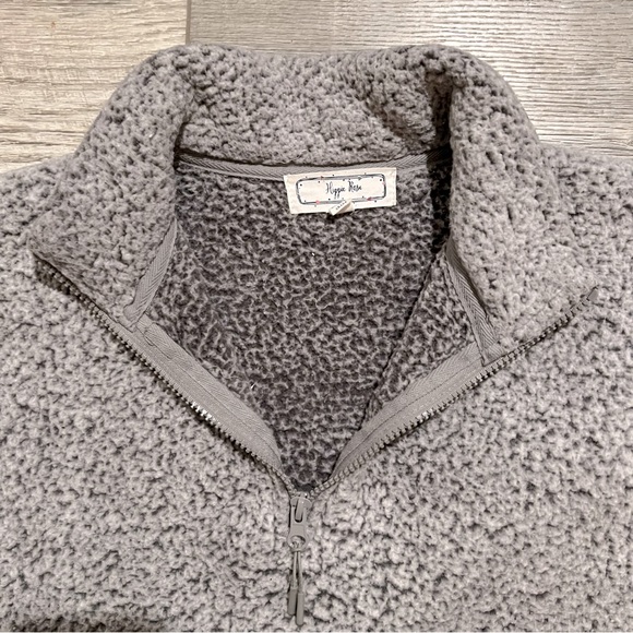 Hippie Rose Soft Gray Sherpa Teddy Quarter Zip Pullover Sweatshirt Small - Picture 5 of 10